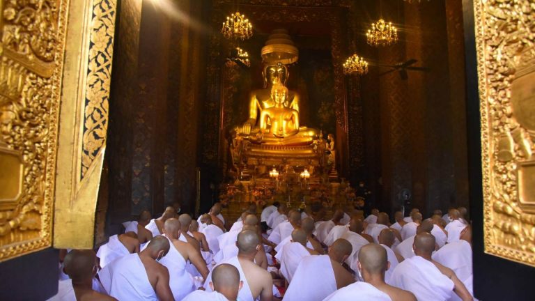 พลเอก เจริญชัย หินเธาว์ ผู้ช่วยผู้บัญชาการทหารบก เป็นผู้แทนผู้บัญชาการทหารบก ในการเป็นประธานในพิธีบรรพชาอุปสมบทนักเรียนนายร้อย พร้อมด้วย กำลังพล และครอบครัว เพื่อถวายเป็นพระราชกุศล