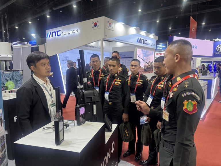 โรงเรียนนายร้อยพระจุลจอมเกล้า นำข้าราชการและนักเรียนนายร้อย เยี่ยมชมงานนิทรรศการอุปกรณ์ป้องกันประเทศ (Defense & Security 2025) ครั้งที่ 12 ณ ศูนย์แสดงสินค้าและการประชุม อิมแพ็ค เมืองทองธานี