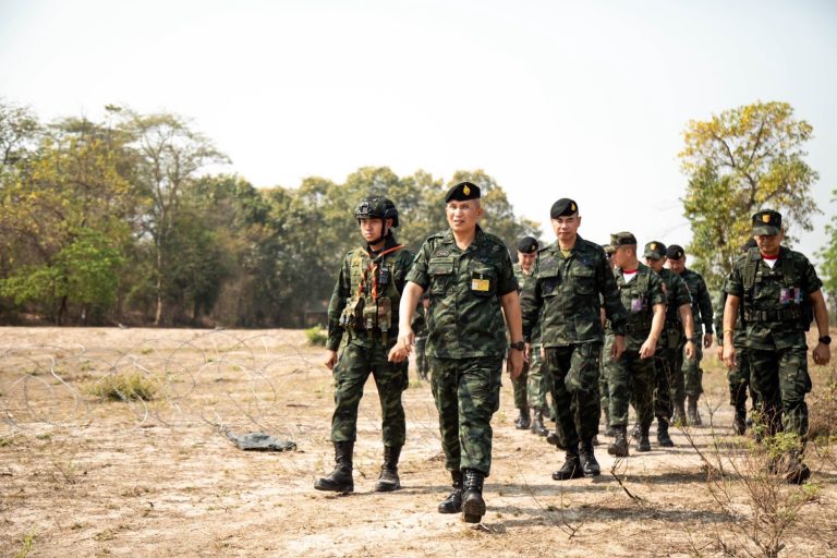 พลตรี เทพพิทักษ์  นิมิตร รองผู้บัญชาการโรงเรียนนายร้อยพระจุลจอมเกล้า เดินทางมาตรวจเยี่ยมการฝึกภาคสนามของนักเรียนนายร้อย ชั้นปีที่ 3 รุ่นที่ 75