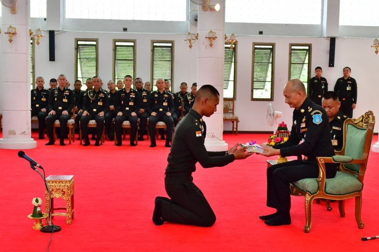 พลโท อาจิณ ปัทมจิตร ผู้บัญชาการโรงเรียนนายร้อยพระจุลจอมเกล้า เป็นประธานในพิธีขอขมาลาอุปสมบทของนักเรียนนายร้อย ประจำปี 2569