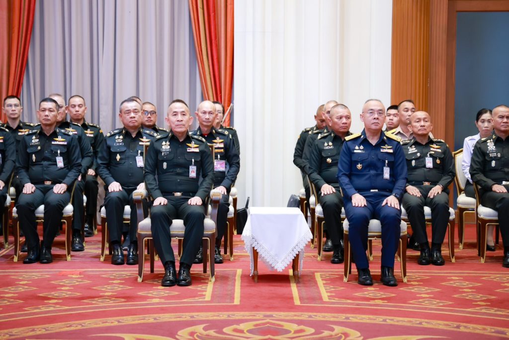 ผู้บัญชาการโรงเรียนนายร้อยพระจุลจอมเกล้าได้ร่วมพิธีเปิดและการปฐมนิเทศการฝึกอบรม  หลักสูตรข้าราชการบรรจุใหม่ชั้นสัญญาบัตรของสำนักปลัดกระทรวงกลาโหม รุ่นที่ 13 ประจำปีงบประมาณ 2569 โดยมี พลเอก ธราพงษ์  มะละคำ ปลัดกระทรวงกลาโหม กรุณาเป็นประธานในพิธี