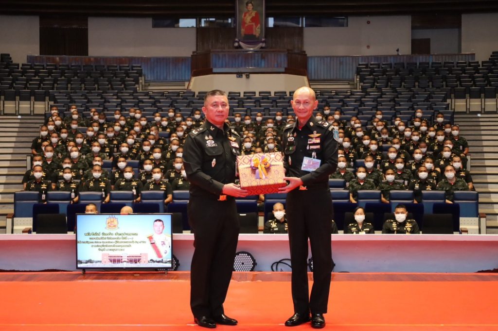 พลโท ธีรนันท์  นันทขว้าง เจ้ากรมข่าวทหารบก เดินทางมาบรรยายพิเศษในหัวข้อ ” Intelligence Driven Operations : ผู้เปิดสนามรบและขจัด Fog of War ” ให้กับ นักเรียนนายร้อย ชั้นปีที่ 1 – 5