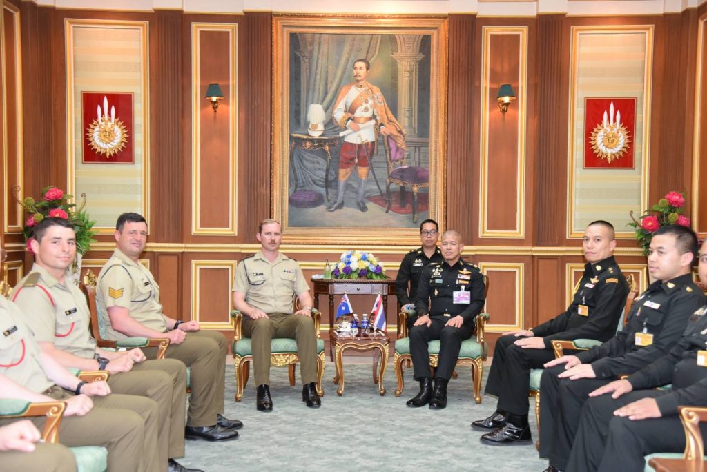 พลตรี ศรัณย์ รอดบุญธรรม รองผู้บัญชาการโรงเรียนนายร้อยพระจุลจอมเกล้า เป็นผู้แทนให้การต้อนรับคณะนายทหาร และนักเรียนนายร้อย จากโรงเรียนนายร้อยเครือรัฐออสเตรเลีย